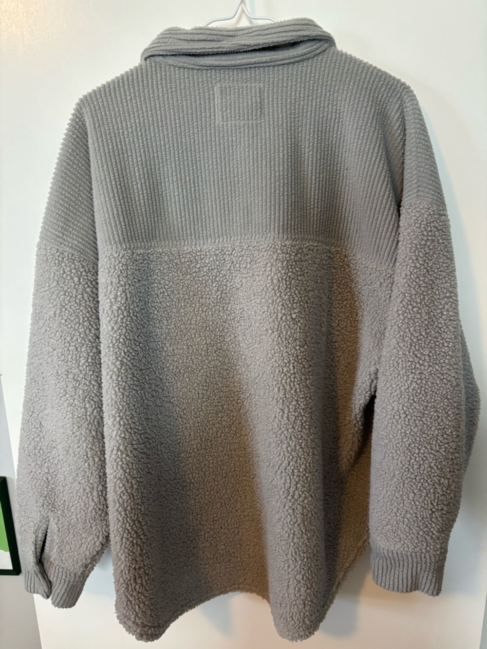 American Eagle Light Gray Oversized Size Medium Ribbed Sherpa Teddy Jacket - Picture 4 of 4